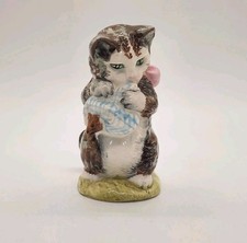 Vintage Beatrix Potter's Miss Moppet Cat Figurine w/Mouse Beswick England