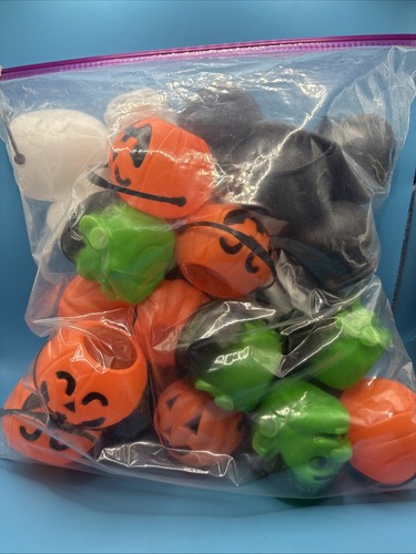 Lot mini halloween buckets - mini,