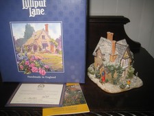 Boxed Lilliput Lane Christmas Party Cottage With Deeds