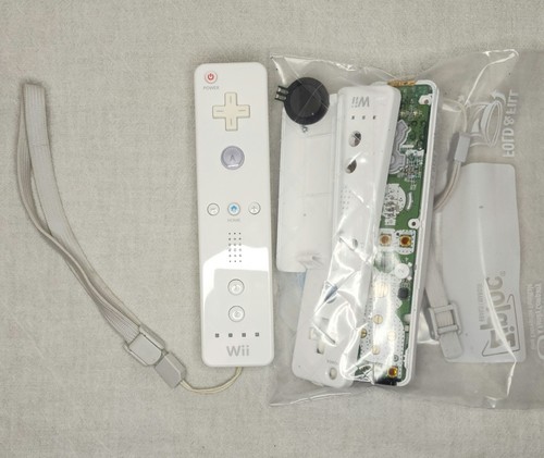 Lot broken wii remotes - broken,