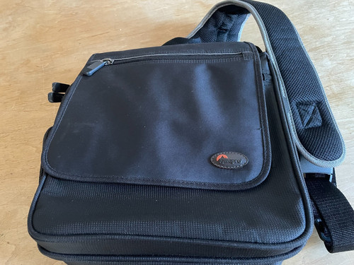 Lowepro sling 220 camera bag - lowepro,