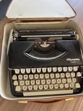 Olympia Splendid 66 Typewriter Black Made in West Germany in Case Working VTG