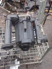 VW T4 2.4 TRANSPORTER 1993 AIR FILTER BOX