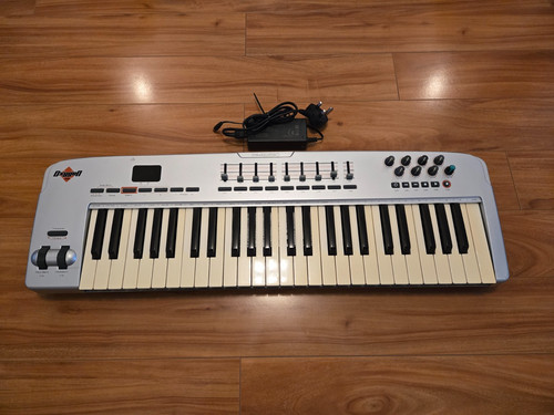 Audio oxygen keyboard - 49,