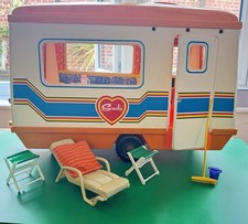 Vintage Pedigree Sindy Doll Foldable Caravan 1982, Nice! Chairs, Food, Extras