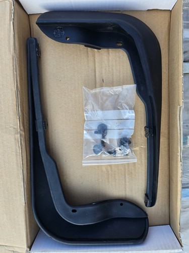 Front bumper corner splitters - front,