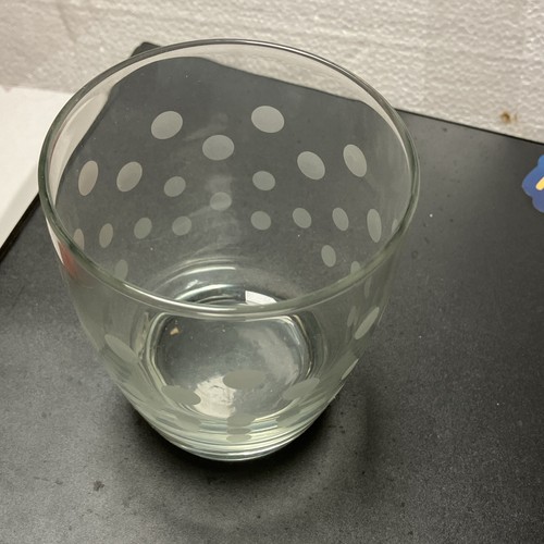 The pampered chef frosted dot - pampered,