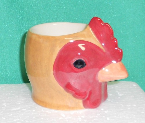 Quail cat pottery - cat, egg