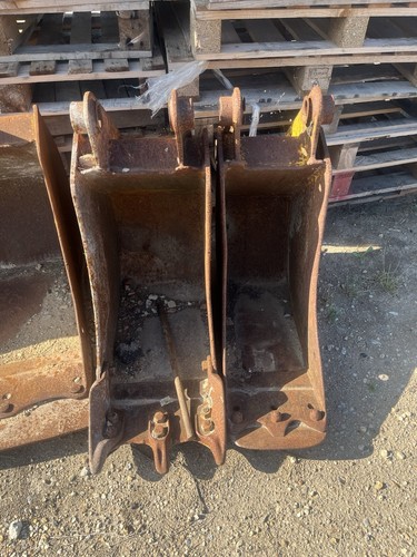 Jcb 3cx digger - digger, buckets
