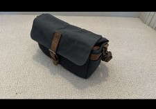 Ona Bowery Black Canvas Camera