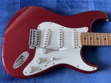 Fender Mexican Standard  Stratocaster, Candy Apple Red with Fender gig bag
