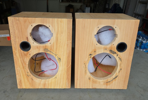 Nicely done homemade speaker - nicely,