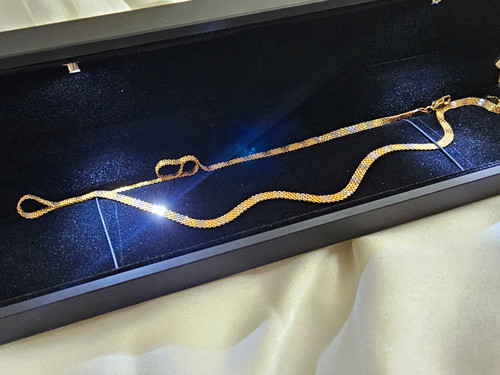 Stunning gold tone - tone, metal
