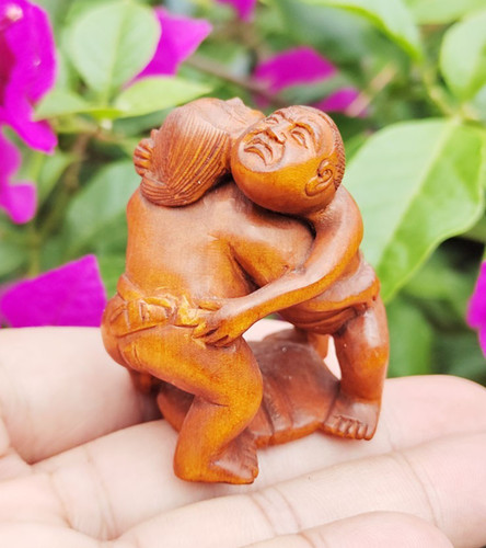 M7433 hand carved boxwood - hand,