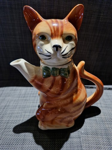 Tony wood orange tabby cat - tabby,