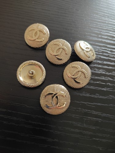 Gold vintage chanel - vintage,