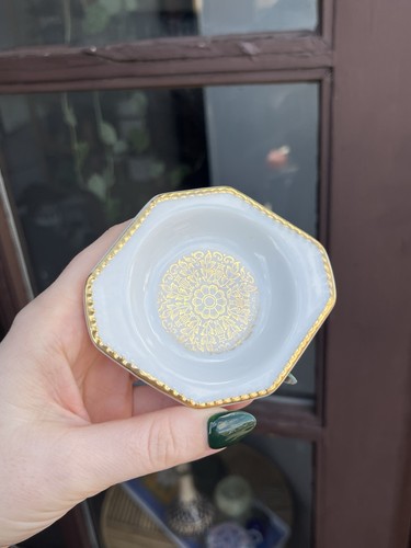 White and gold - white,