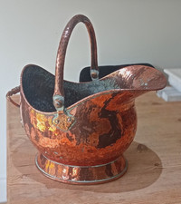 Large helmet hammered copper coal bucket scuttle 42cm high with handle