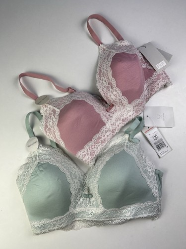Pair bnwt non wired pretty - of,