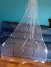 White 2 tier chapel length