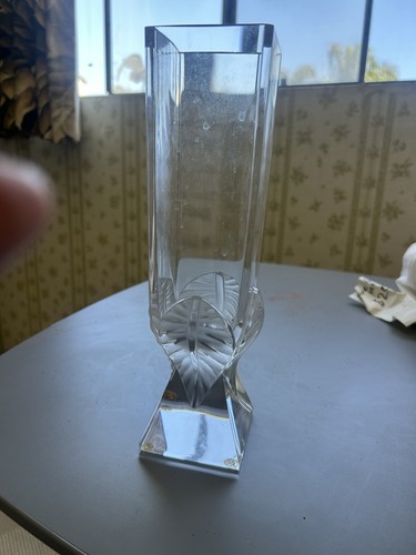 Lalique frosted vase my - 1,