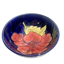 Moorcroft Hibiscus Blue Footed Bowl 11cm Diameter - Early example