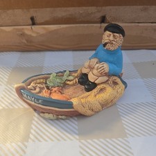 Fisher-folk mere side art