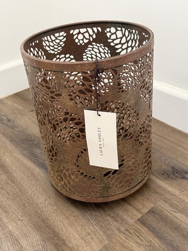 Laura ashley cut out pinecone - cut-out,