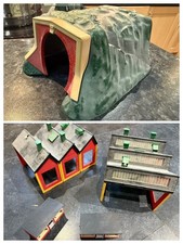 Hornby OO 2 Engine Sheds, 2  Halt Buildings And Tunnel