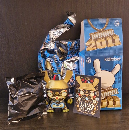 Dunny wing nut figure kidrobot - nut,