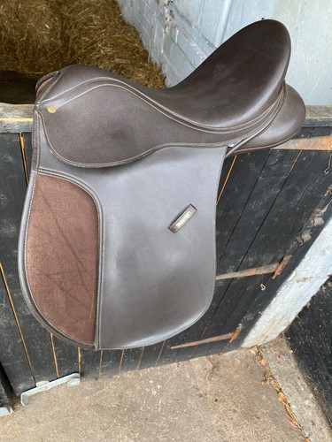 Wintec wide saddle - saddle, brown