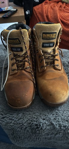 Dewalt bolster safety boots - dewalt, uk