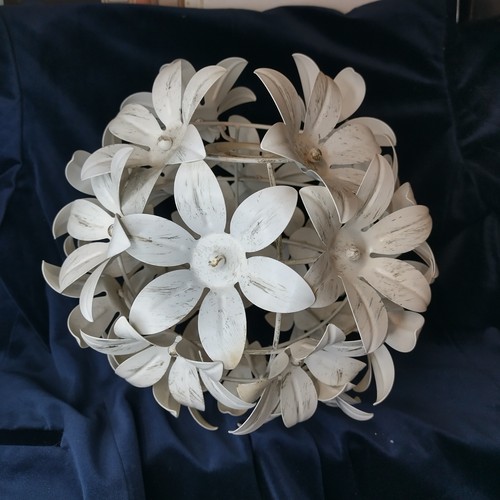 Shabby chic metal tolwear - chic,