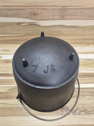 Antique unmarked 7 cast - #7,