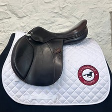 17" Amerigo Vega Jump Saddle - Narrow
