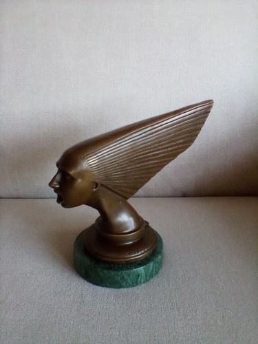 Victoire car mascot spirit - spirit, of