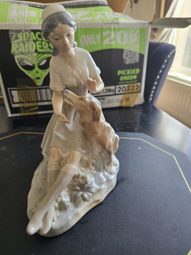 Nao lladro porcelain - porcelain, lady