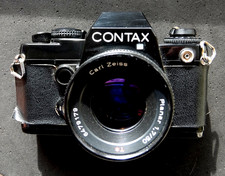 Contax 139 Quartz with 50mm Carl Zeiss Planar T* f1.7 lens