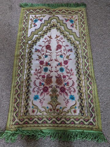 Made egypt prayer mat - made,