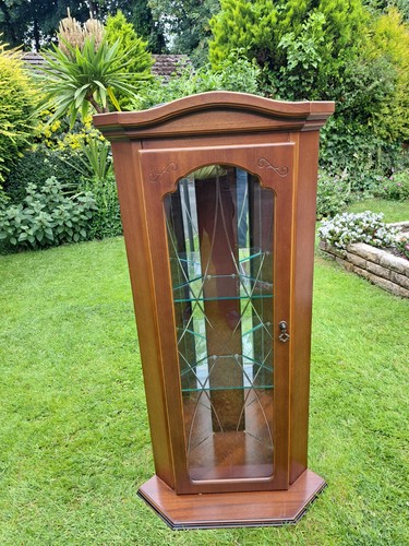 Corner display cabinet top - cabinet,