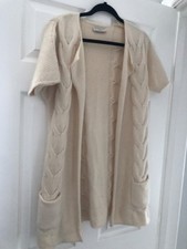 The white company London pure cashmere women vest with pockets. Size small.