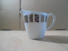 Nice Alfred Meakin Random pattern medium Jug Very Good Condition.12.5 cm tall. 