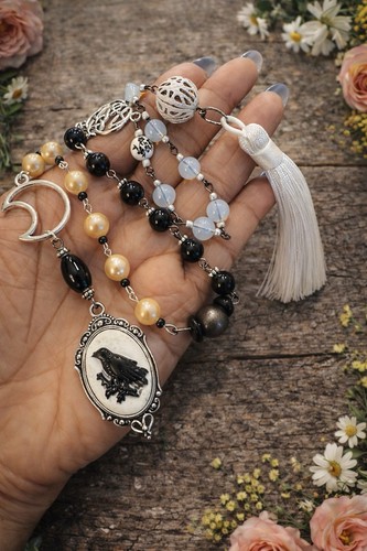 Hecate moon goddess crone - hecate,