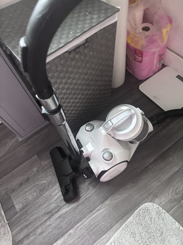 Bush bagless cylinder vacuum - bush,