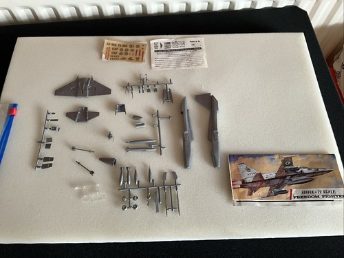 Vintage airfix 1966 red - vintage,