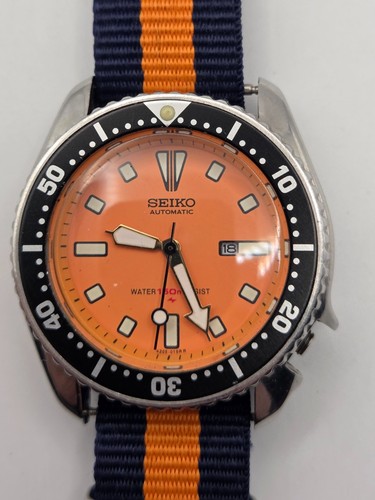 Seiko automatic midsize watch - midsize,