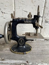 Vintage barn Find Singer Model 20 1930’s Sewing Machine