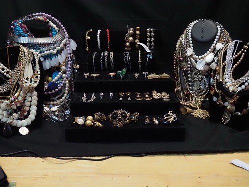 Jewelry lot lbs monet - 7+,