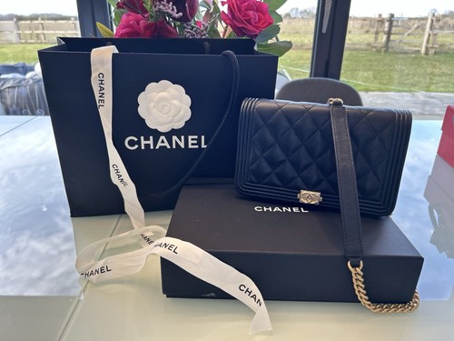 Chanel wallet chain boy - on,