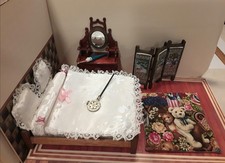 DOLLS HOUSE  BEDROOM FURNITURE MINIATURE SCREEN BED WARMER DRESSING TABLE MIRROR